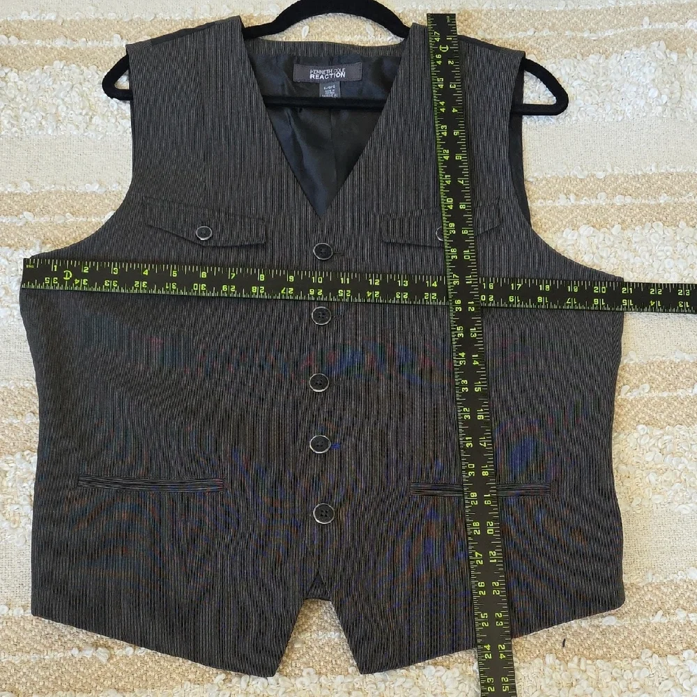 Kenneth Cole Reaction smart sleeveless